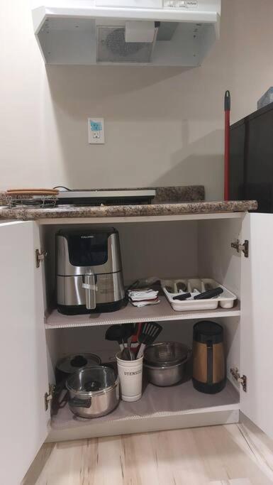 Lovely 1-Bedroom Basement Suite Winnipeg Luaran gambar