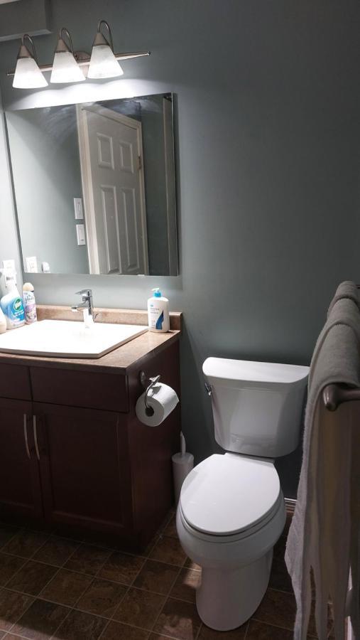 Lovely 1-Bedroom Basement Suite Winnipeg Luaran gambar